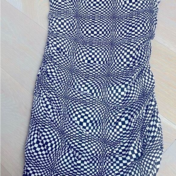 Urban Outfitters Claira Ruched Bodycon Mini Dress; Size small. Like new ! - Picture 10 of 10